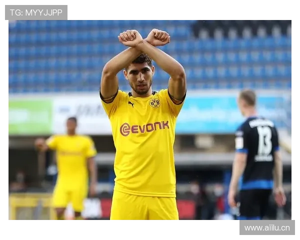 阿什拉夫在多特蒙德租借期间表现出色，成为球队新星的有力推动者