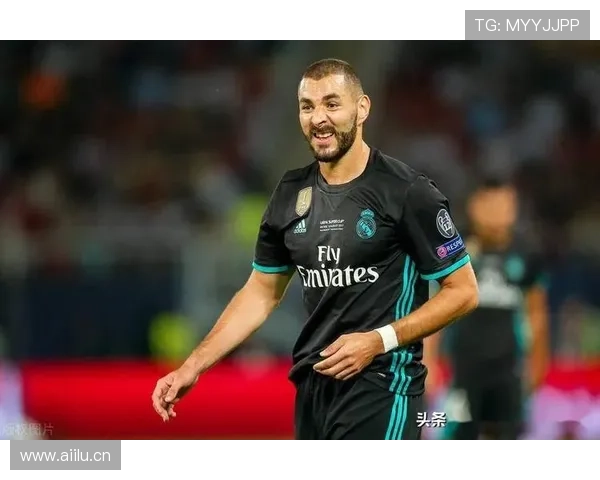 伪9号的终极答案：本泽马如何重新定义现代中锋