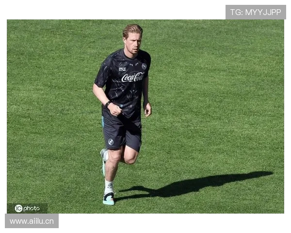 德布劳内:从边前卫到中场核心的角色演变解析 德布劳内:从边前卫到中场核心的角色演变解析