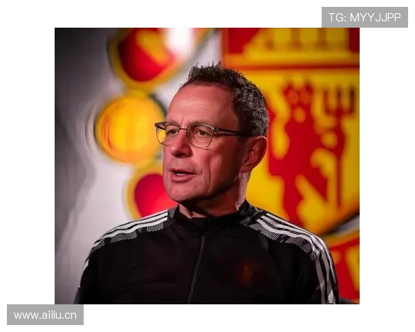 曼联深陷战术困局：豪门光环褪去，重建之路何在？