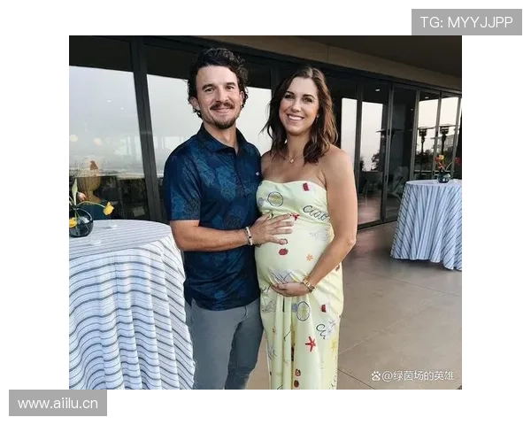 亚历克斯·摩根今天又是健身房疯了还是直接天天贴娃节奏？