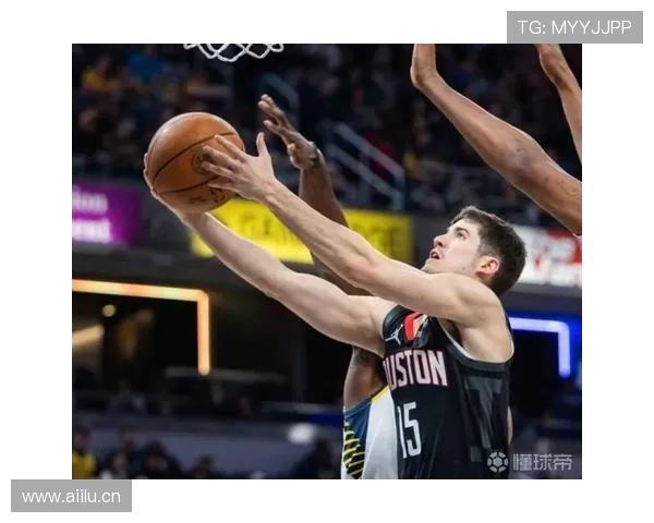 里德·谢泼德无球跑位提升投篮选择，效率显著优于队内同位置球员